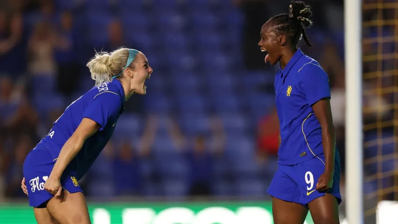 Игроки Chelsea празднуют забитый гол