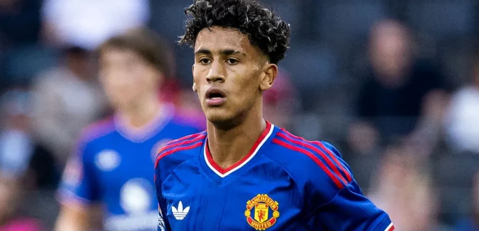 Игрок Manchester United на поле во время матча