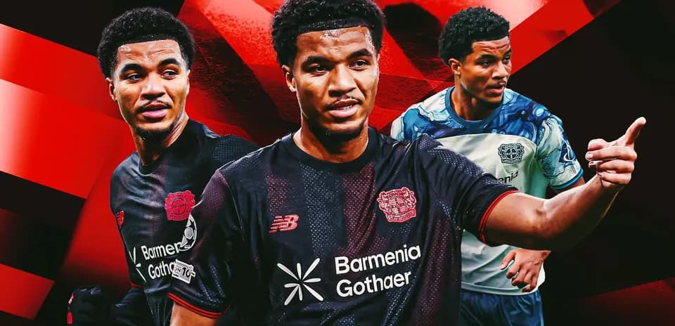 Игрок в форме Bayer Leverkusen на красном фоне