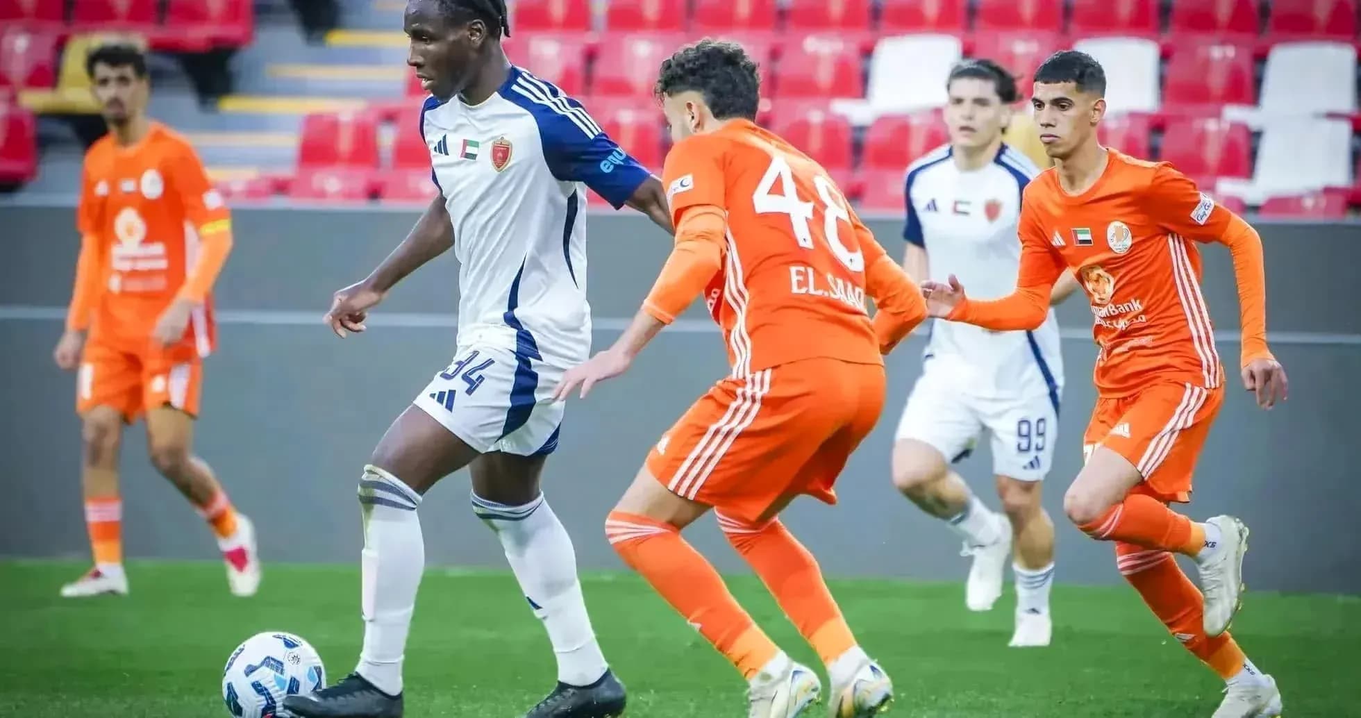 Игроки Al Bataeh U23 в матче против Shabab Al-Ahli