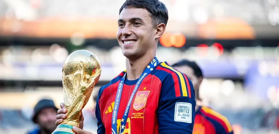 Игрок сборной Испании с Кубком мира 2026
