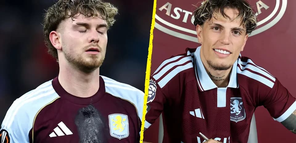 Футболист в форме Aston Villa на пресс-конференции