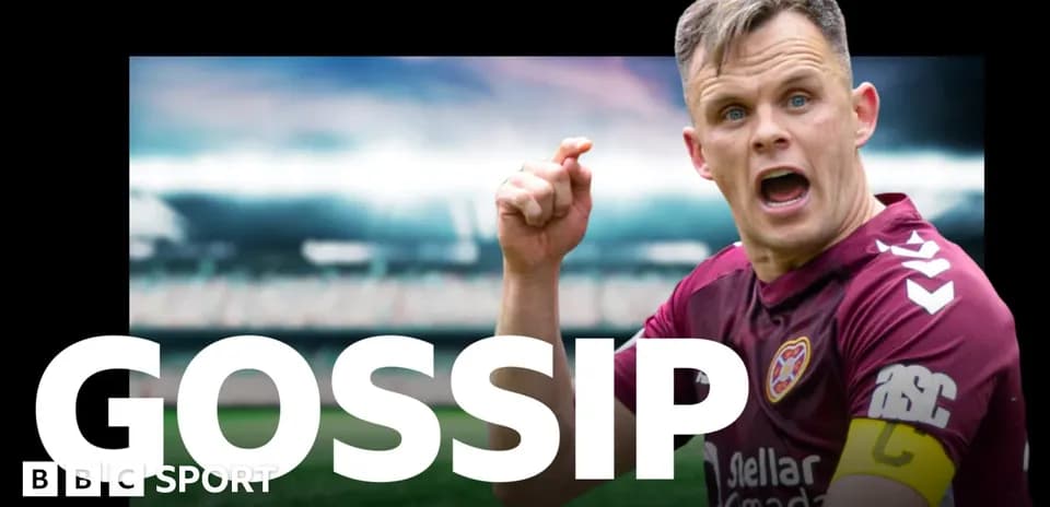 Игрок команды Hearts указывает на поле во время матча