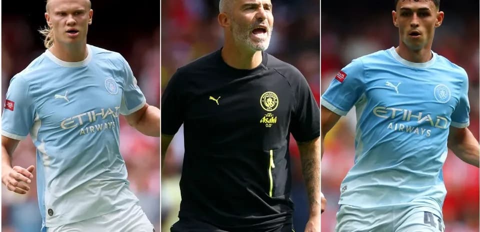 Игроки Manchester City на поле во время матча