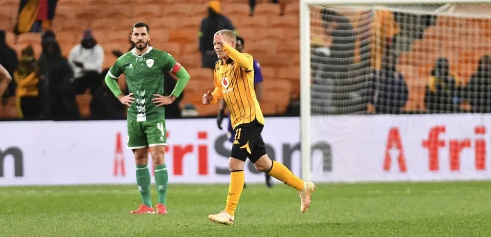 Игроки команды Kaizer Chiefs на поле после матча