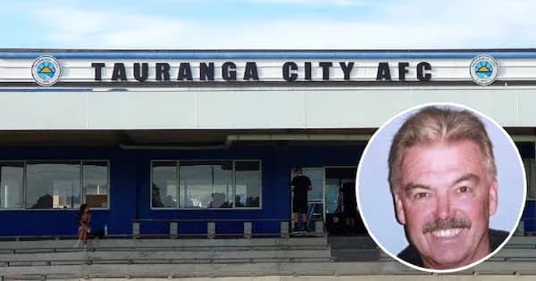 Здание Tauranga City AFC с людьми на трибуне