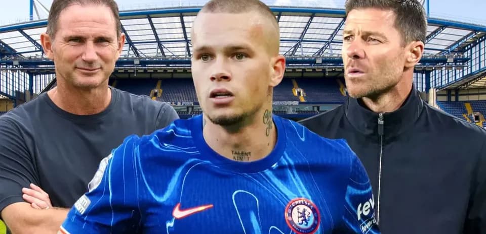 Тренеры и игрок в форме Chelsea на стадионе