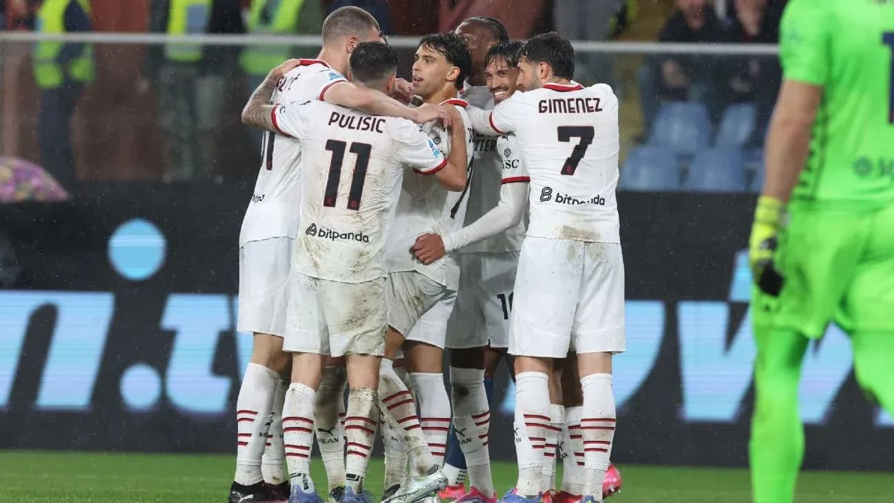 Игроки AC Milan празднуют гол