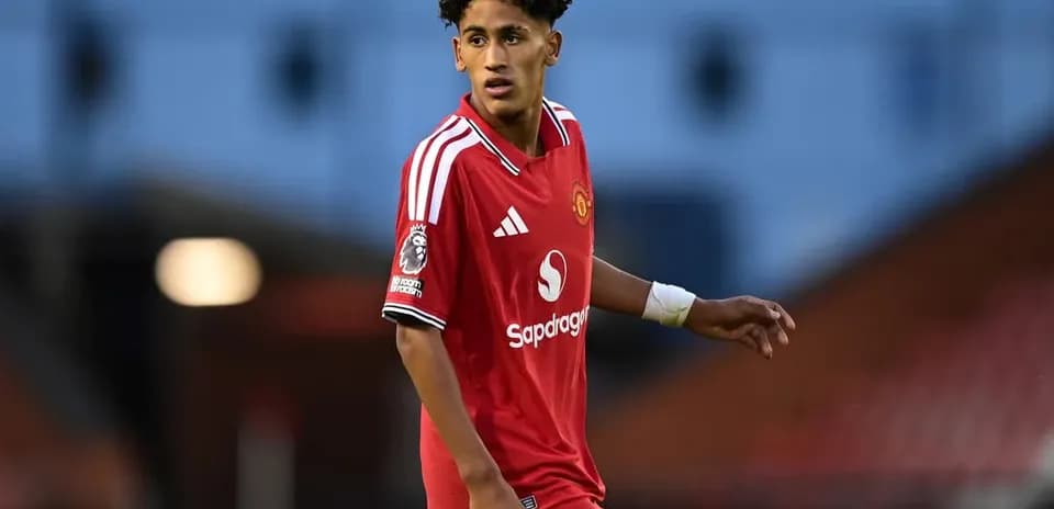 Игрок Manchester United на поле во время матча