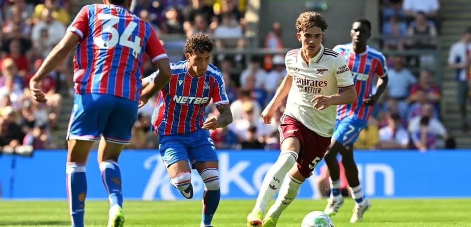 Игроки Crystal Palace и Arsenal в матче