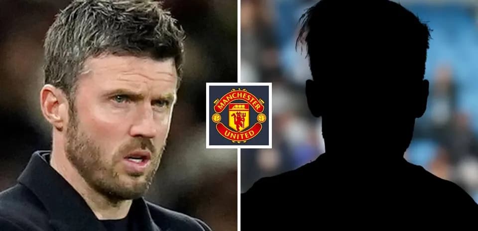 Тренер Manchester United с сосредоточенным выражением лица