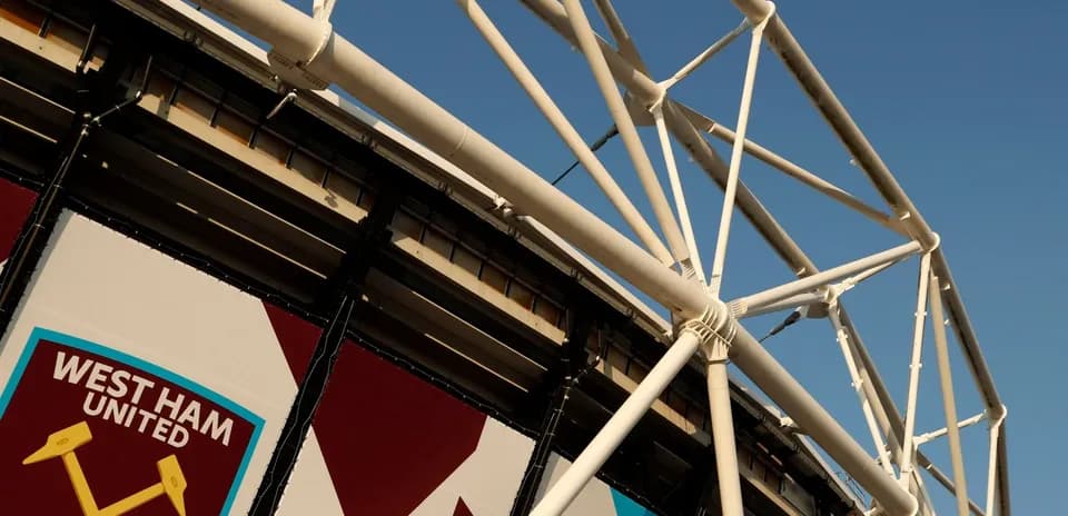 Структура стадиона с логотипом West Ham United Структура стадиона с логотипом West Ham United