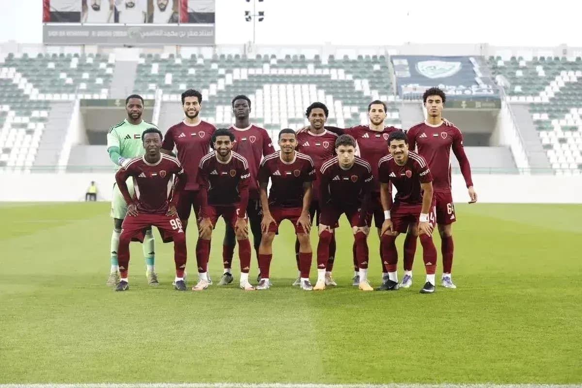 Команда Аль Вахда U23 перед матчем Команда Аль Вахда U23 перед матчем