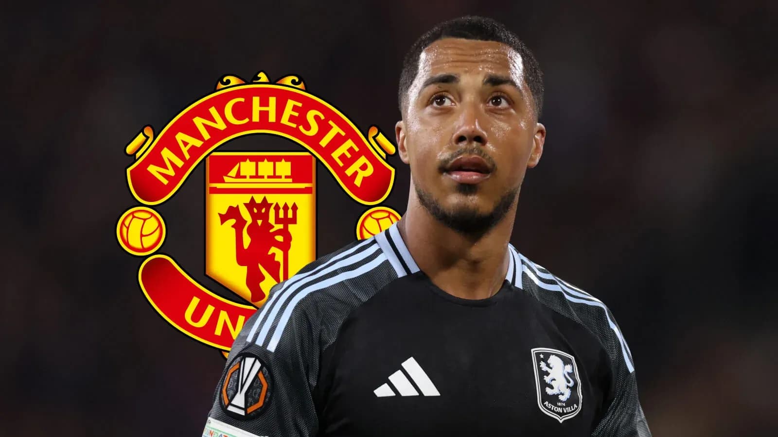 Игрок Aston Villa в форме на фоне логотипа Manchester United Игрок Aston Villa в форме на фоне логотипа Manchester United