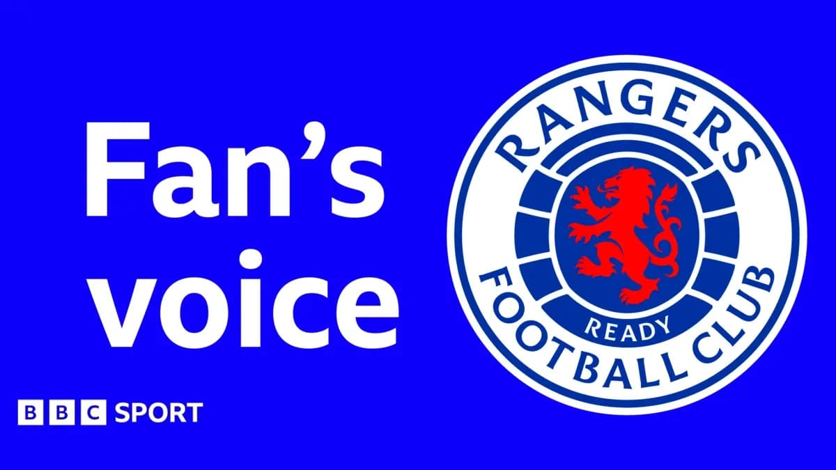Логотип Rangers Football Club на синем фоне Логотип Rangers Football Club на синем фоне