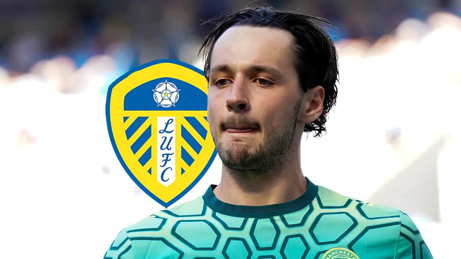 Вратарь в форме Leeds United на поле Вратарь в форме Leeds United на поле