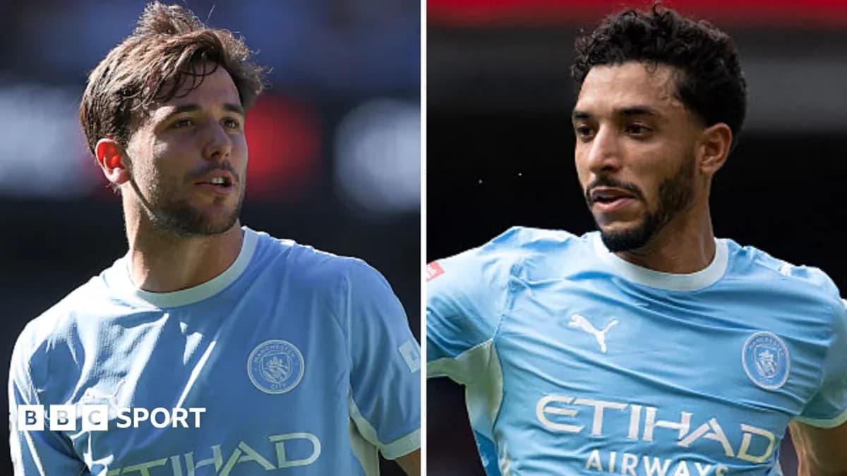 Два игрока Manchester City в игровой форме Два игрока Manchester City в игровой форме